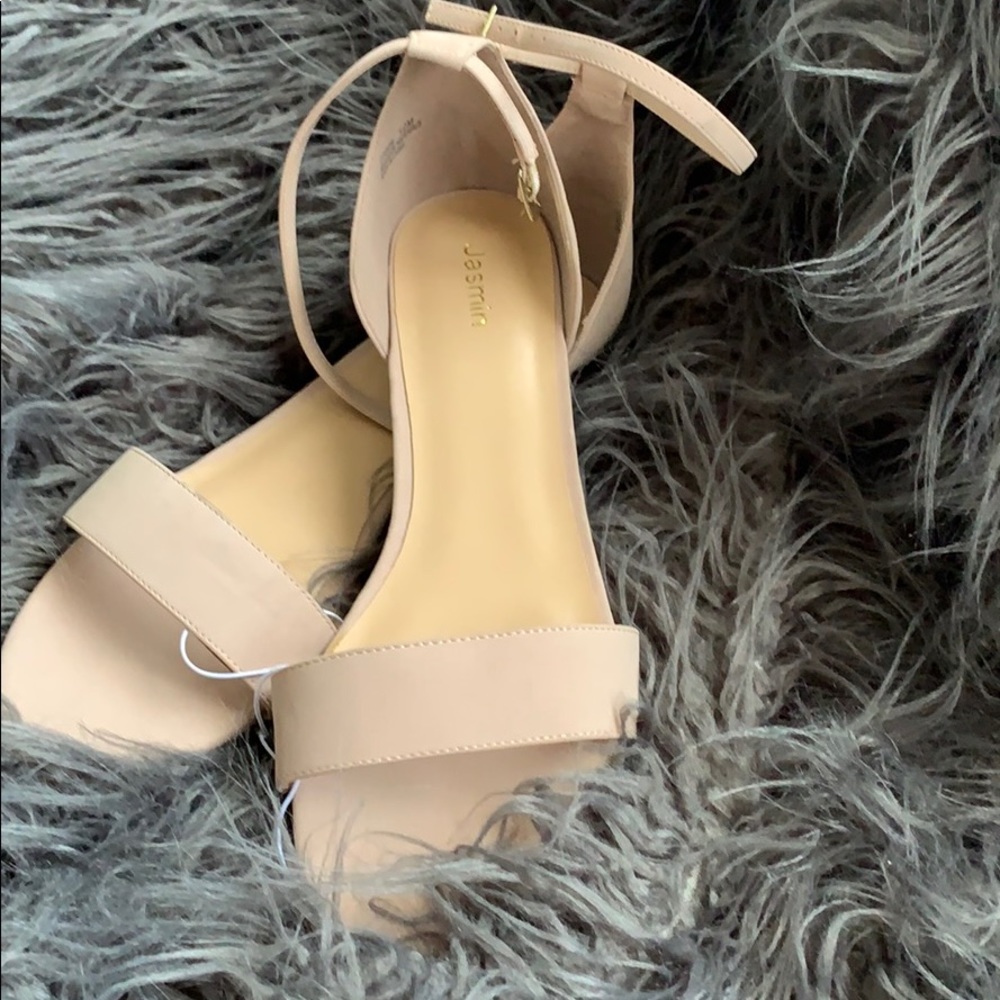 Brand new Jasmin nude sandals